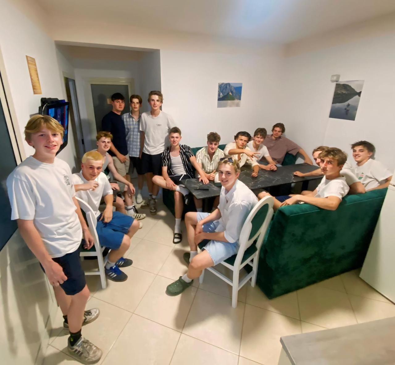 Golden Sleep Hostel شكودر المظهر الخارجي الصورة