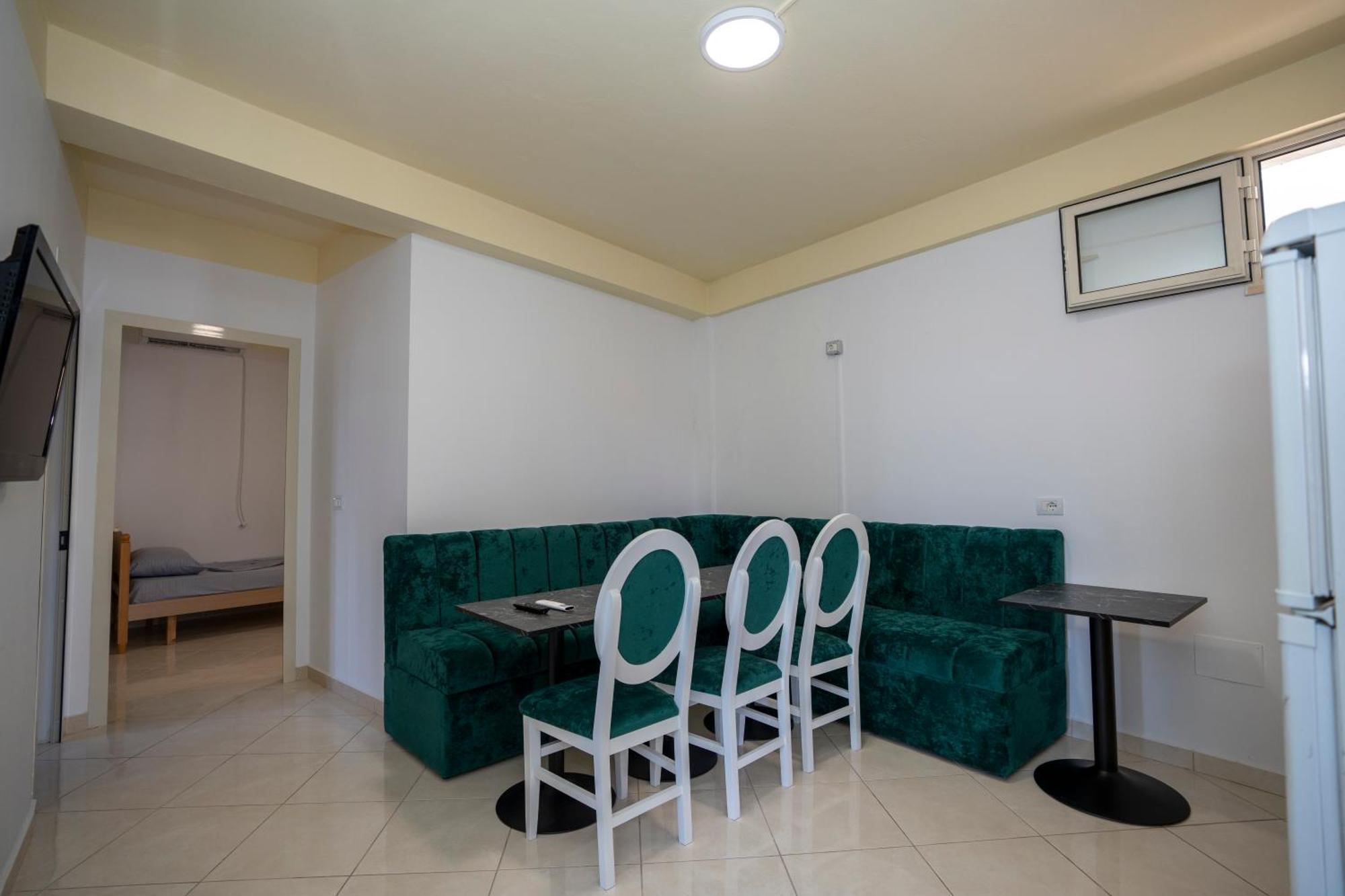 Golden Sleep Hostel شكودر المظهر الخارجي الصورة