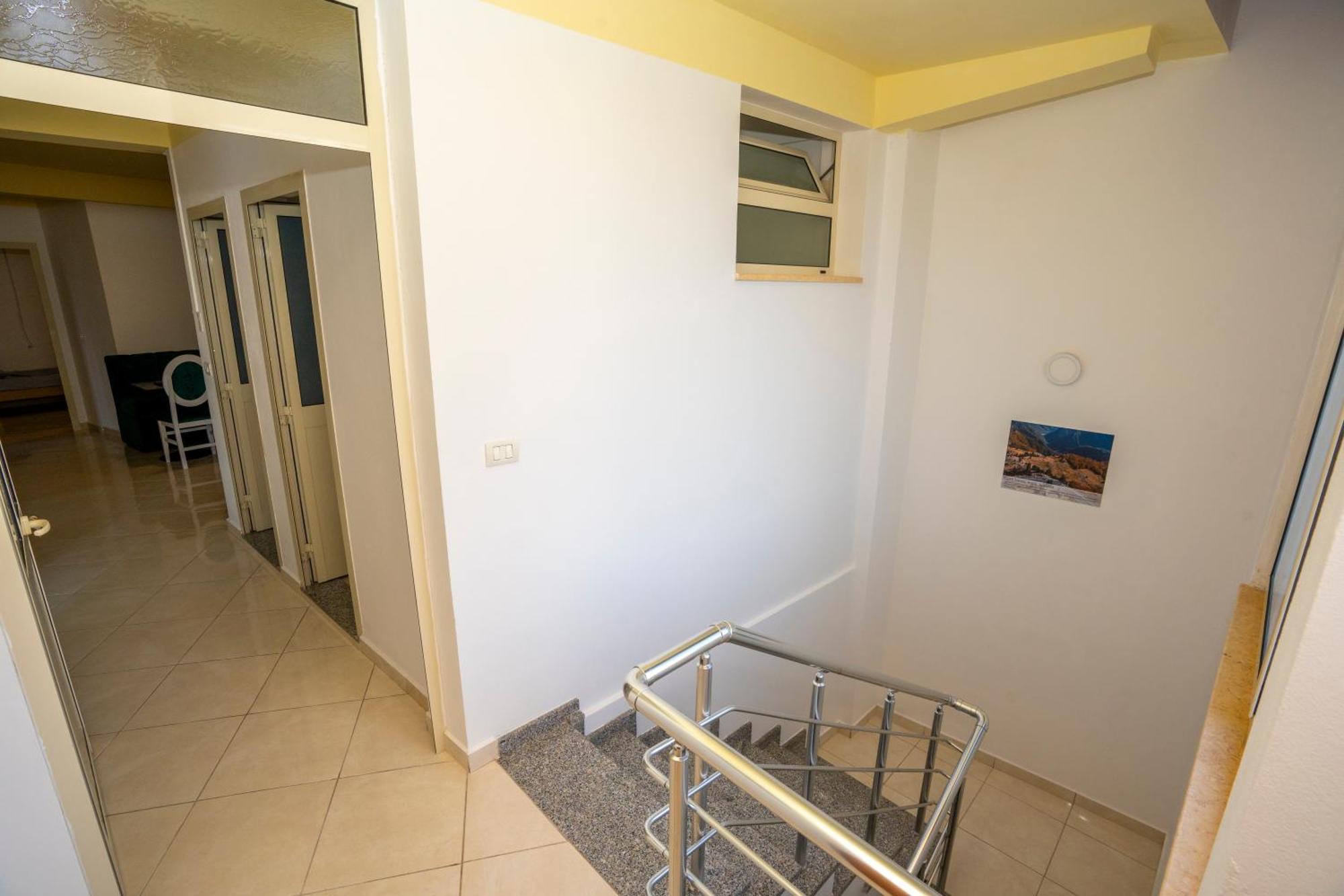 Golden Sleep Hostel شكودر المظهر الخارجي الصورة